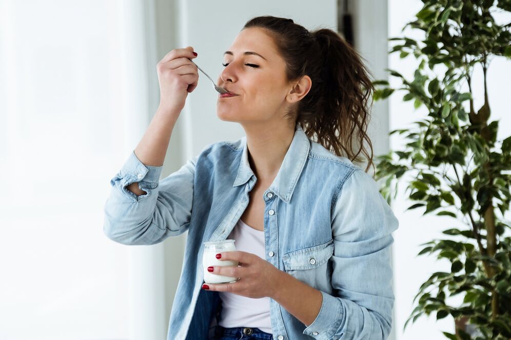 Pravidelná konzumácia jogurtu zlepšuje činnosť čriev
