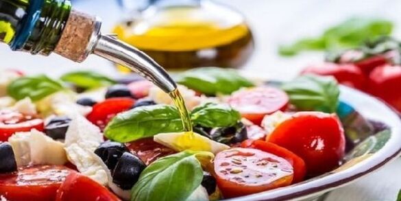 Pri príprave stredomorských diétnych jedál musíte použiť olivový olej. 